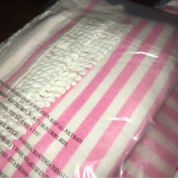 Lilly Pulitzer Oversized Beach Towel Multi Soleil It On Me Striped Towel NWT - Picture 6 of 7